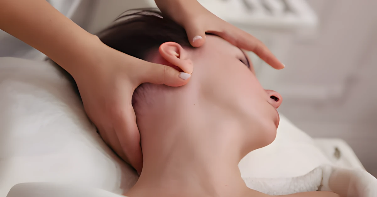 อันตรายจากการนวดคอ: มือที่ไม่มีทักษะอาจก่อให้เกิดอันตรายร้ายแรง